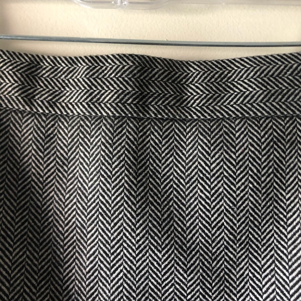 Gap Mini Skirt - Picture 2 of 4